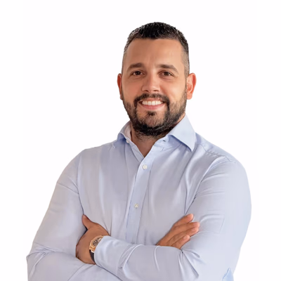 Nikola, Osnivač i direktor